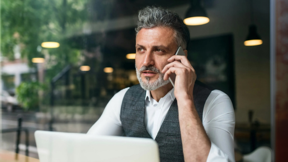 ARISCO Lohnt sich ein Versicherungsbroker Website Image